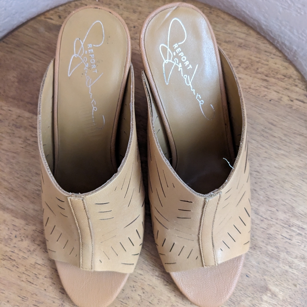 Report Signature Tan Heel Mule Slip On. Size 7.5. - image 4